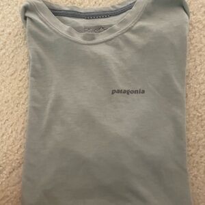 Patagonia kids medium t shirt
